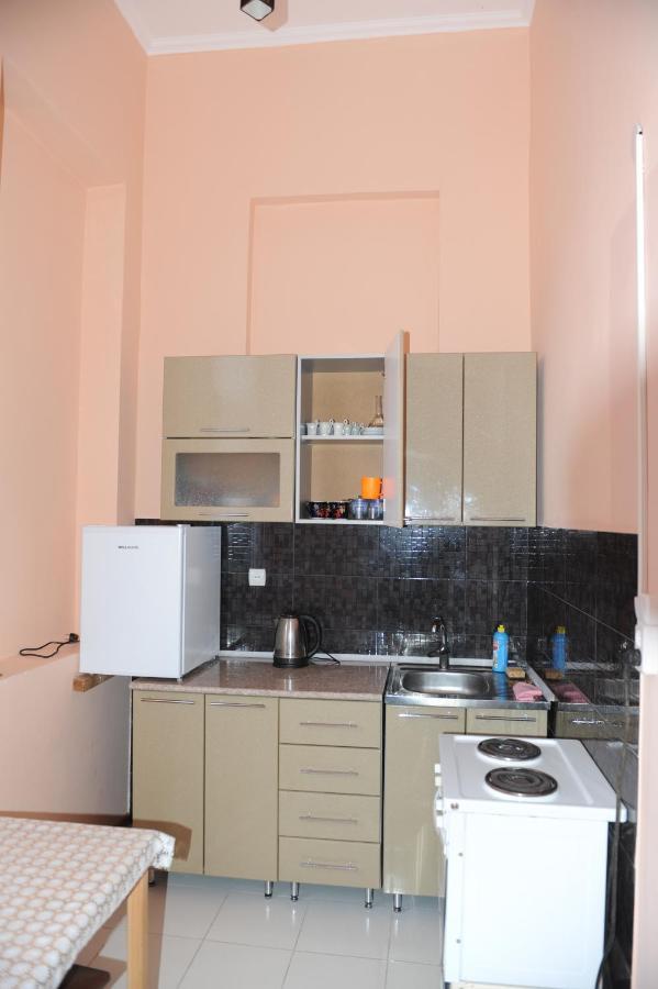 Apartment On Prospekt Mira 71 Suchumi Zewnętrze zdjęcie