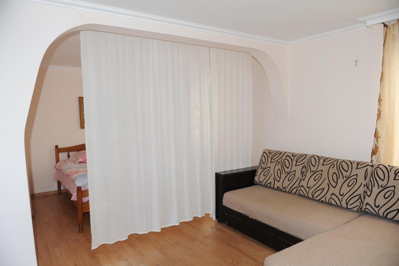 Apartment On Prospekt Mira 71 Suchumi Zewnętrze zdjęcie