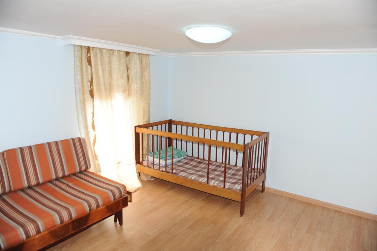 Apartment On Prospekt Mira 71 Suchumi Zewnętrze zdjęcie
