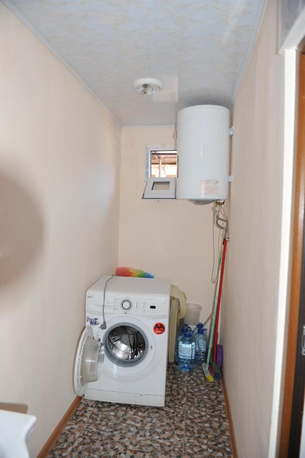 Apartment On Prospekt Mira 71 Suchumi Zewnętrze zdjęcie