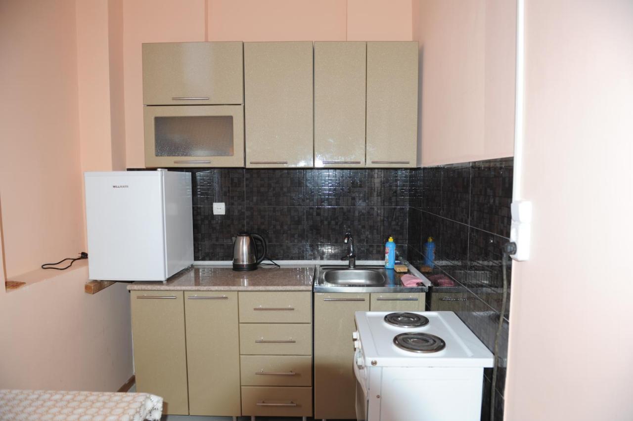 Apartment On Prospekt Mira 71 Suchumi Zewnętrze zdjęcie