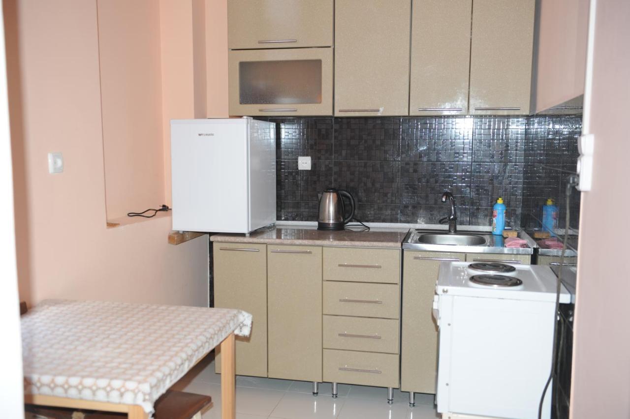 Apartment On Prospekt Mira 71 Suchumi Zewnętrze zdjęcie